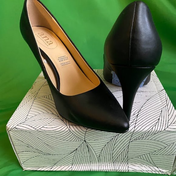Ana Black Pump - Picture 4 of 5